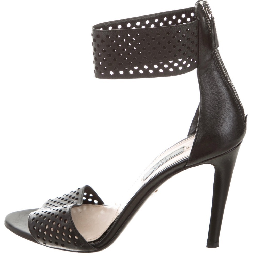 Prada heels in Black size 8